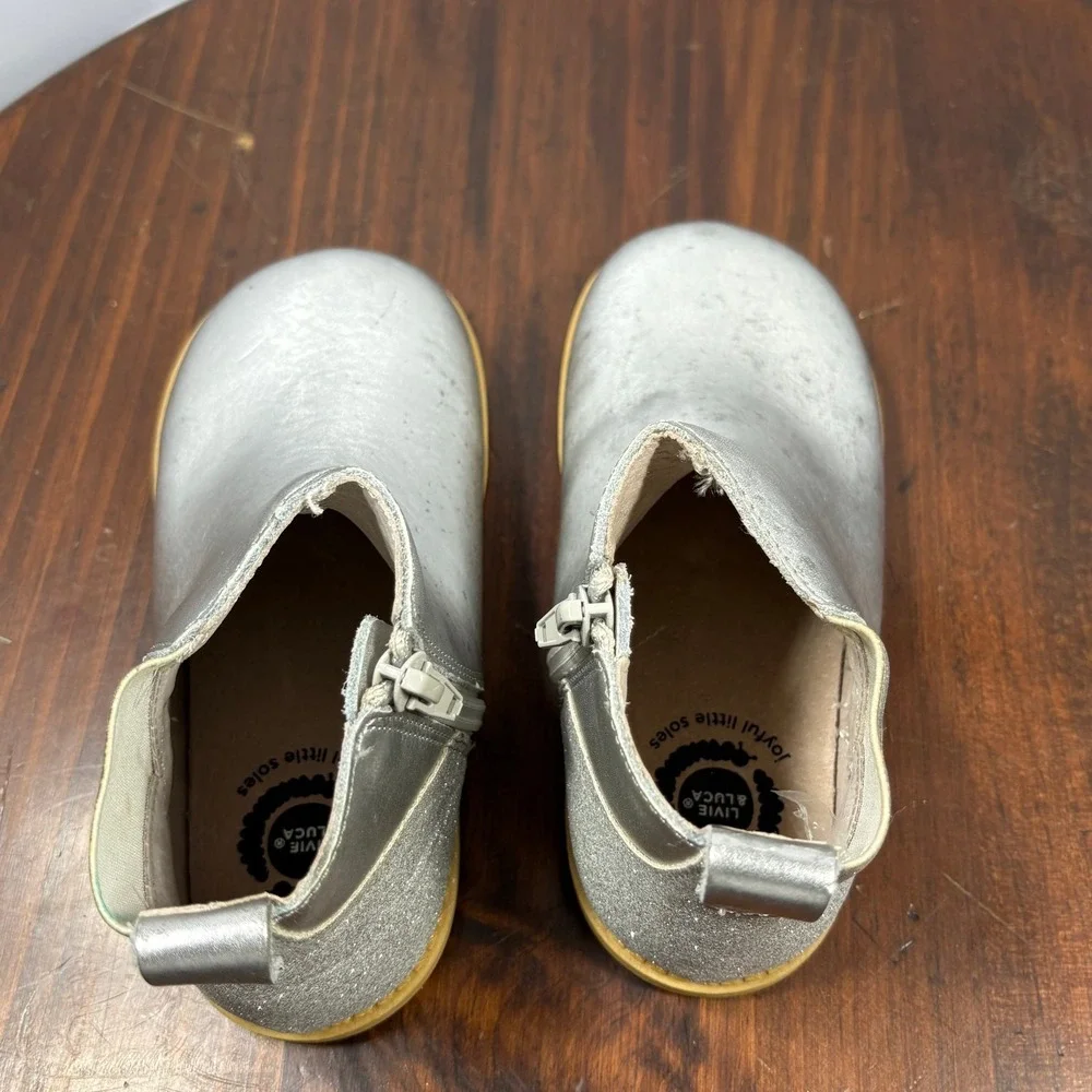 Livie & Luca‎ Wink Boots Girls Size 12 Silver Metallic Leather Ankle Booties